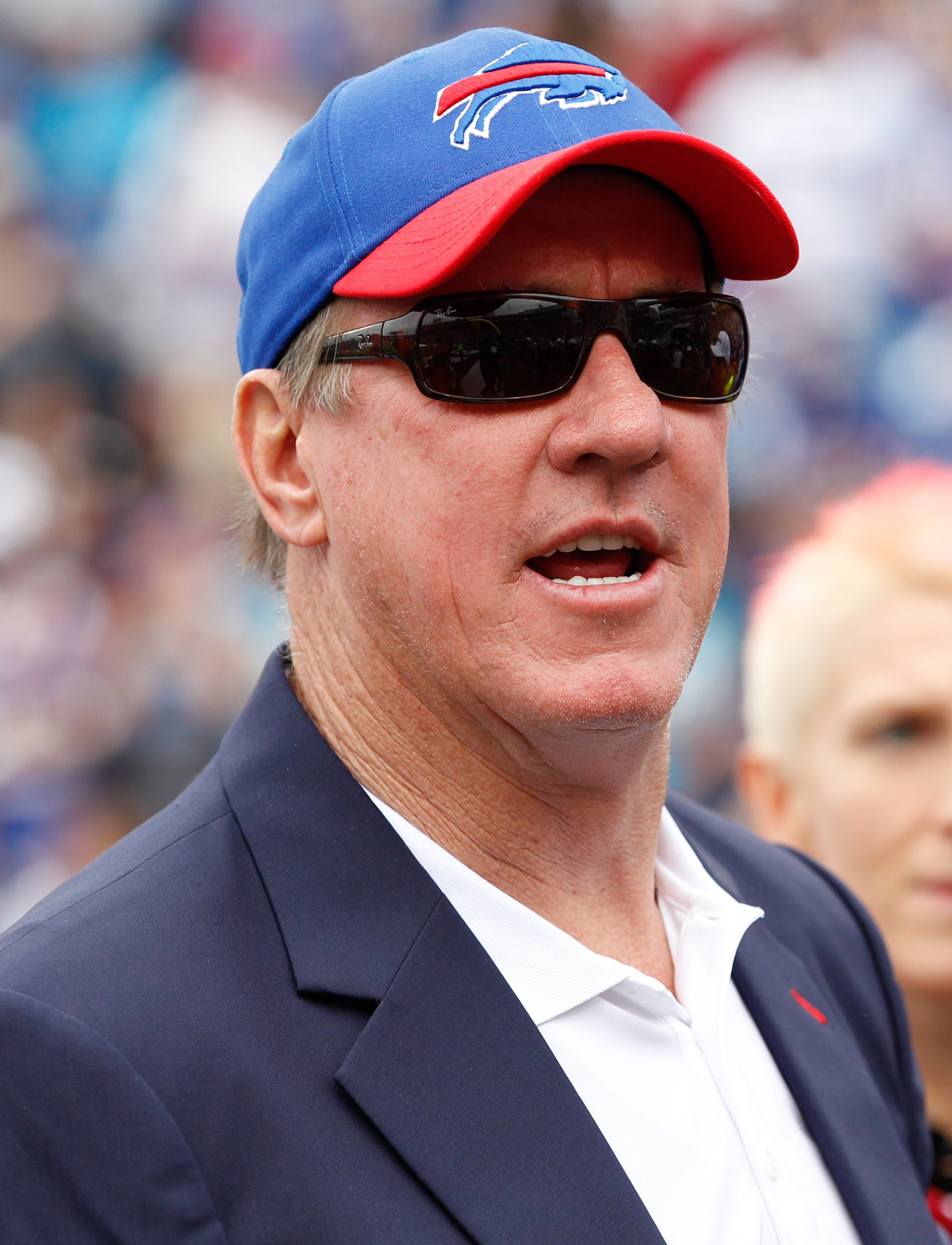 WATCH: Jim Kelly connects with Andre Reed at 2014 Hall of Fame 