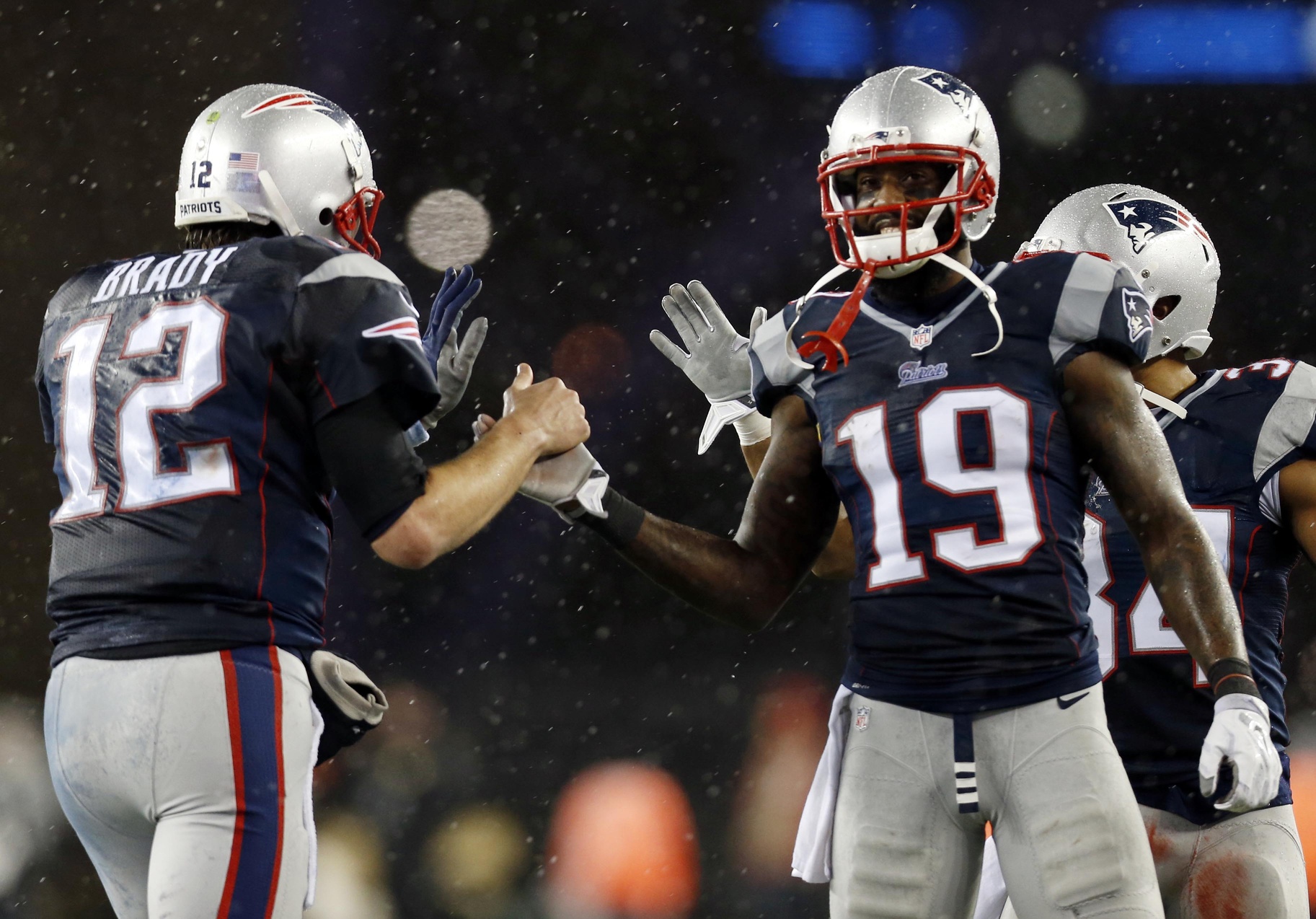 NFL investigating whether Patriots used under-inflated game balls