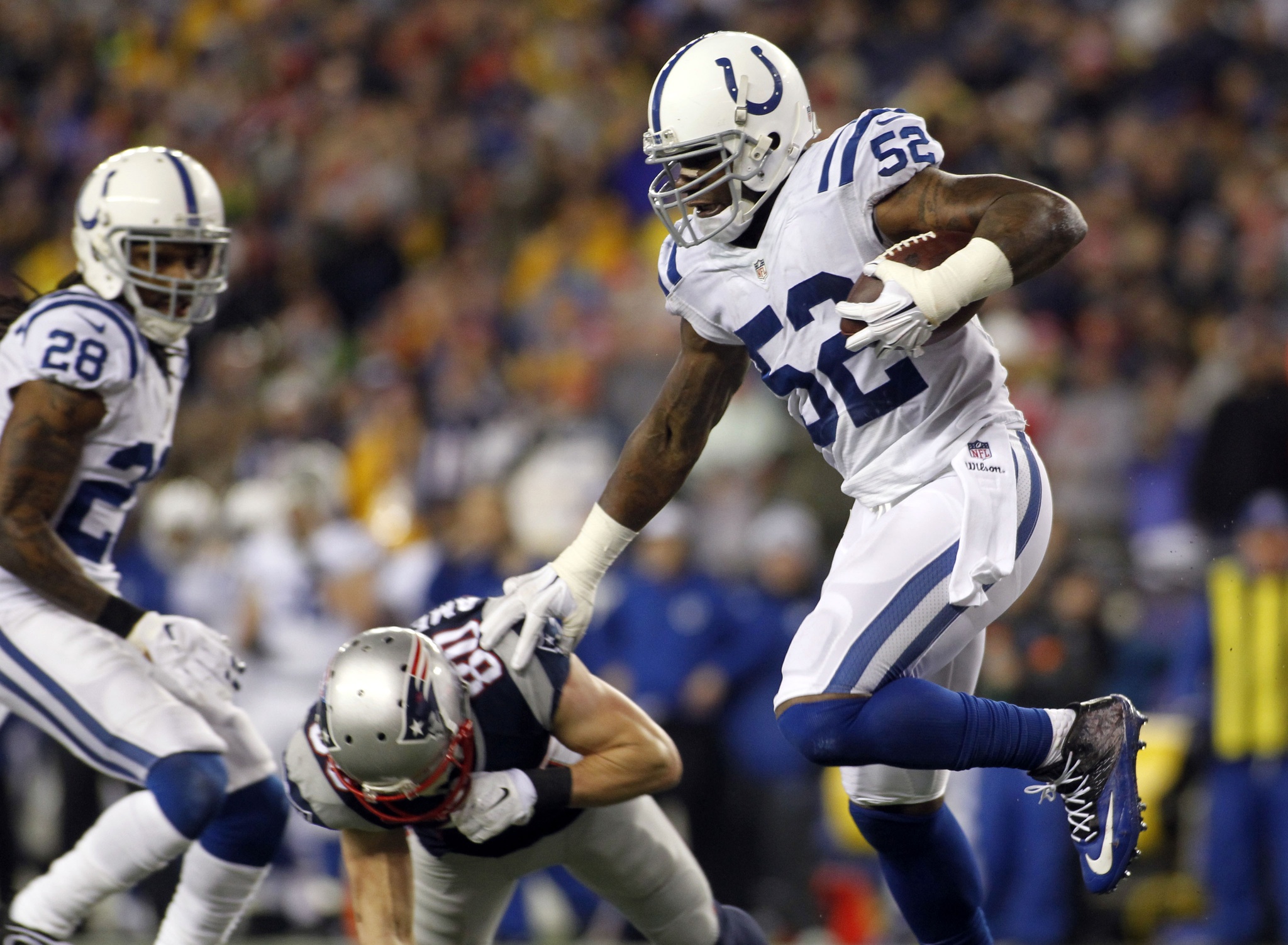 Colts' D'Qwell Jackson says he noticed nothing wrong with football – The  Denver Post