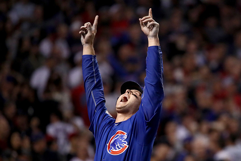 Manager David Ross of the Chicago Cubs removes Kyle Hendricks from News  Photo - Getty Images