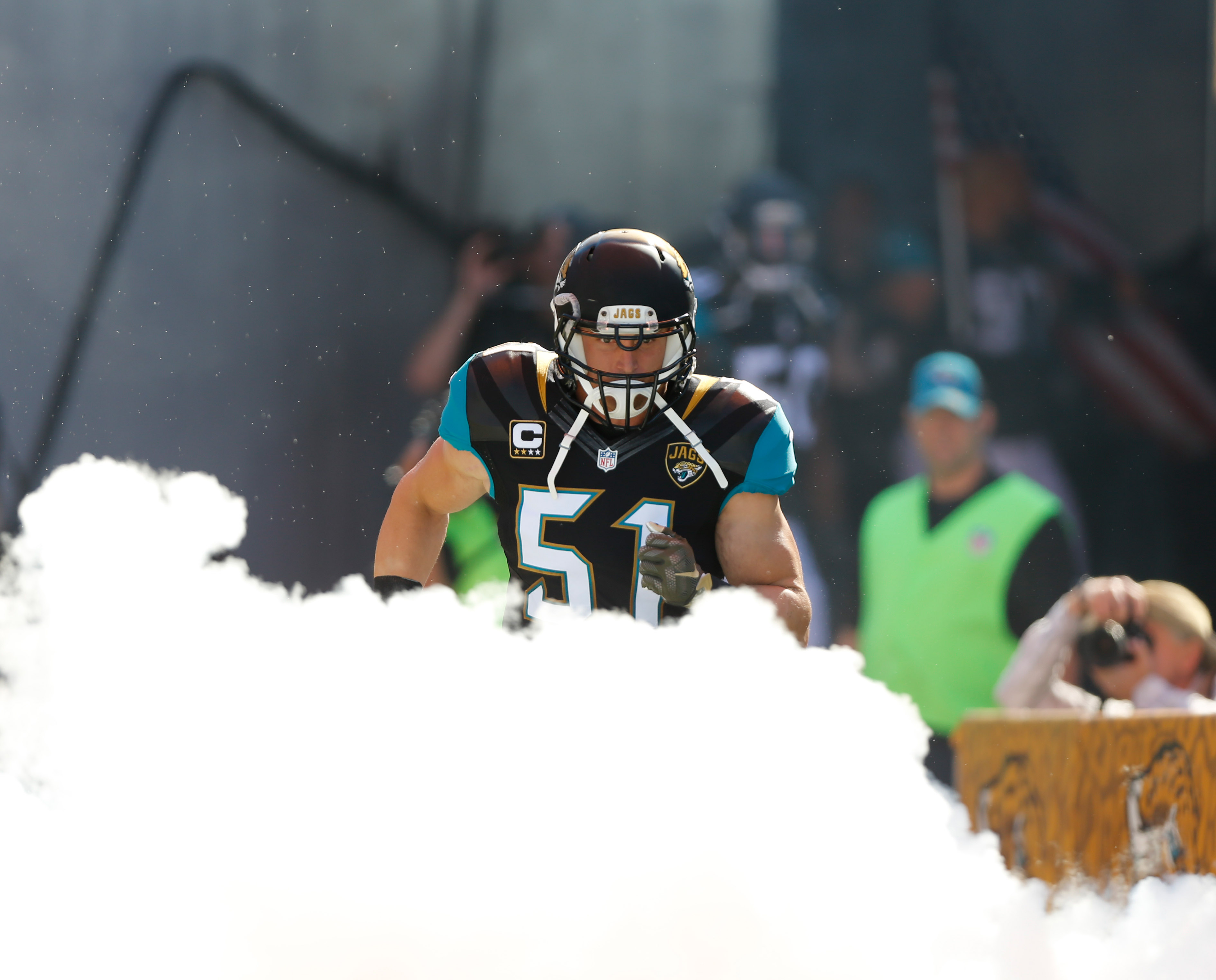 Linebacker Paul Posluszny wants to play for the Jaguars as long as