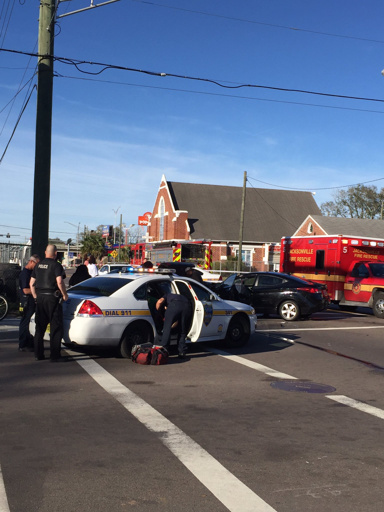 4 in custody after carjacking ends in accident near Murray Hill