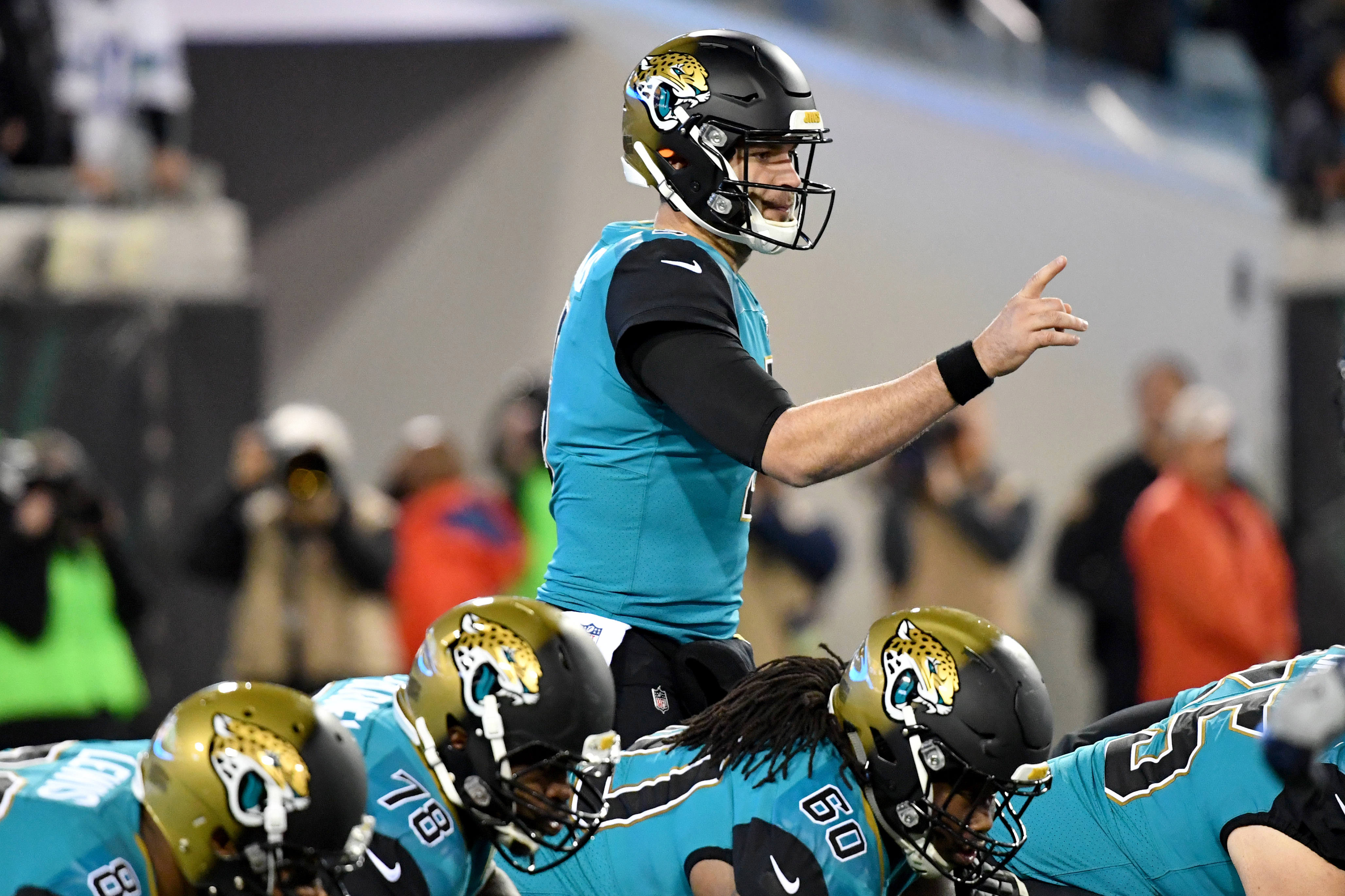 Jacksonville, FL, USA. 10th Dec, 2017. Jacksonville Jaguars middle  linebacker Paul Posluszny (51) during the NFL football game between the  Seattle Seahawks and the Jacksonville Jaguars. Jacksonville defeated  Seattle 30-24 at EverBank