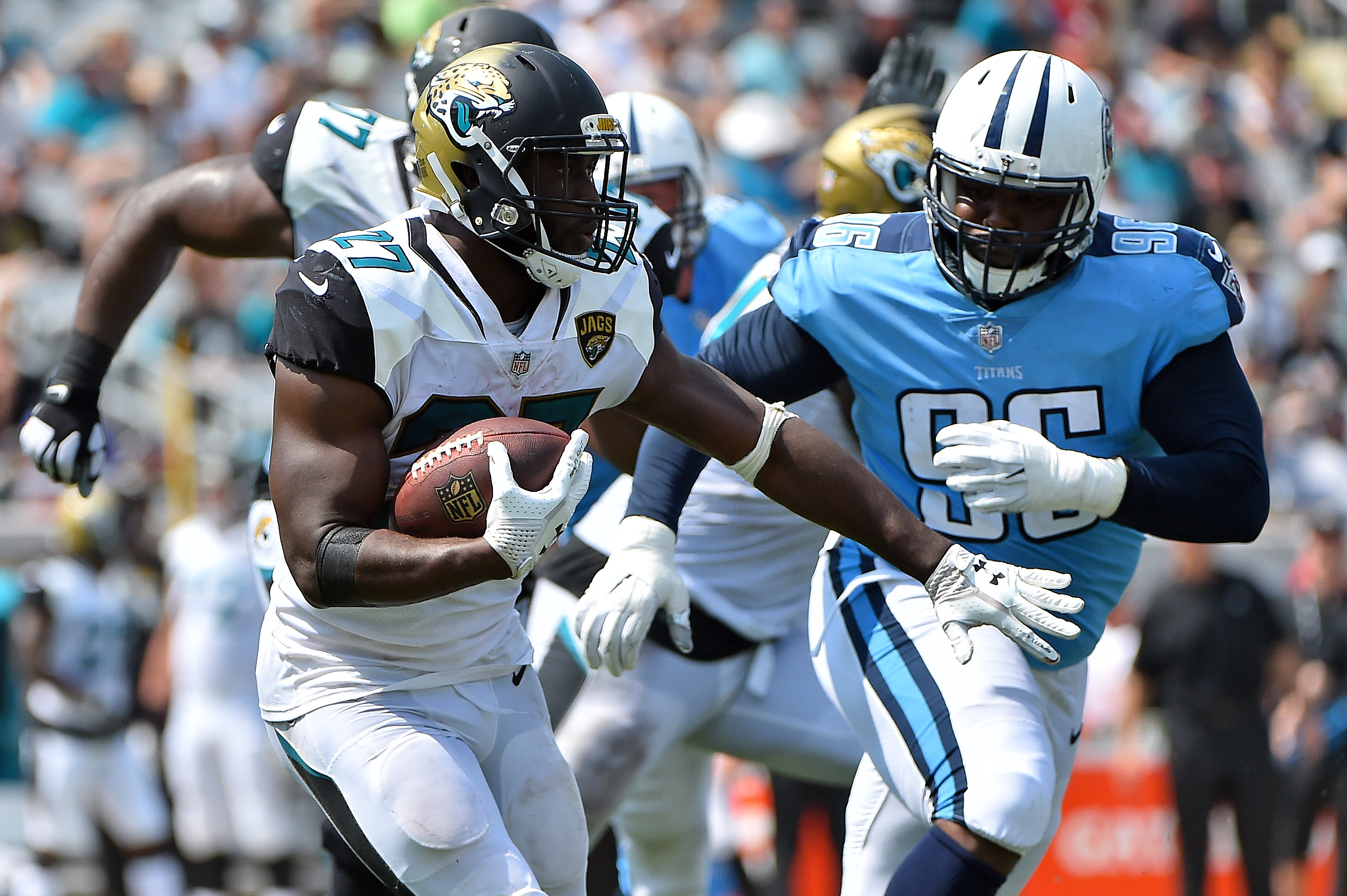 Jacksonville Jaguars running back Leonard Fournettte (27