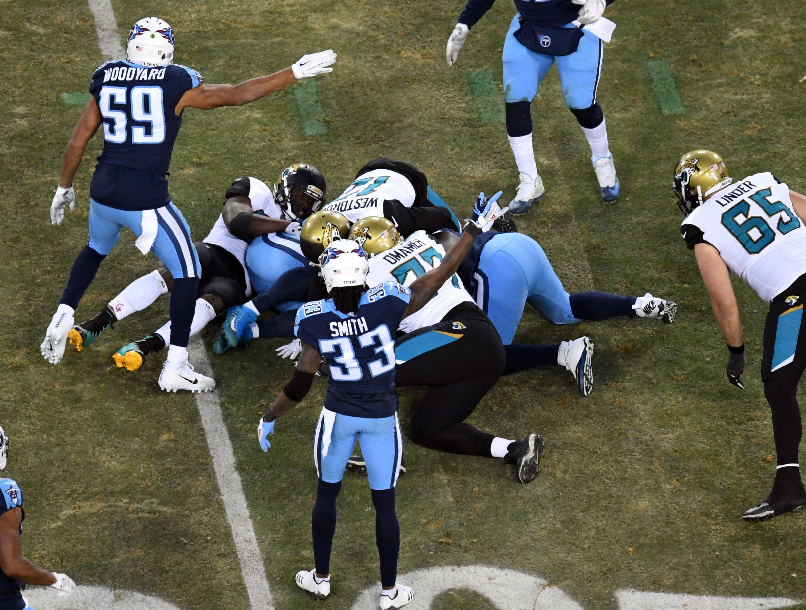 Titans vs. Jaguars final score, results: Jags clinch AFC South with late  defensive touchdown